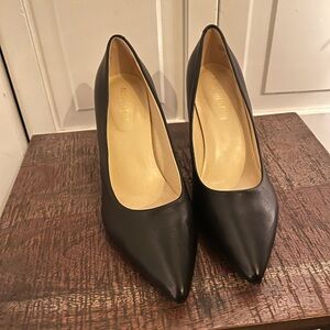 NineWest Black Leather Pumps